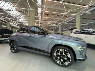 Hyundai Kona Kona 65,4 kWh X Class Special Edition Premium Grigio usata Milano