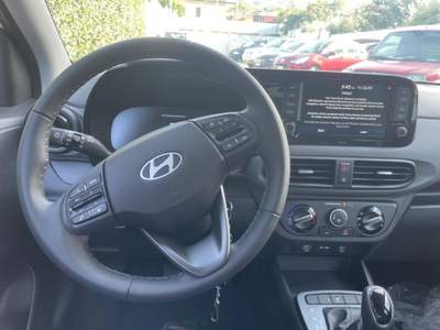 Hyundai i10 1.0 MPI AT Connectline cambio automatico Bianco usata Somma Vesuviana