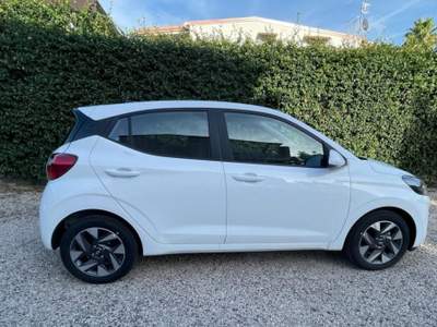 Hyundai i10 1.0 MPI AT Connectline cambio automatico Bianco usata Somma Vesuviana