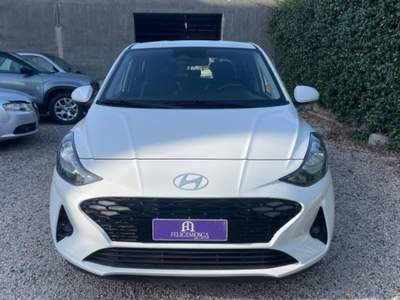 Hyundai i10 1.0 MPI AT Connectline cambio automatico Bianco usata Somma Vesuviana