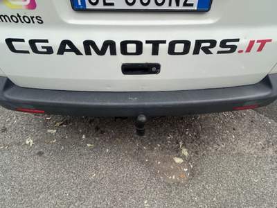 Volkswagen Transporter 2.5 TDI/130CV PL        GANCIO TRAINO Bianco usata VOGHERA