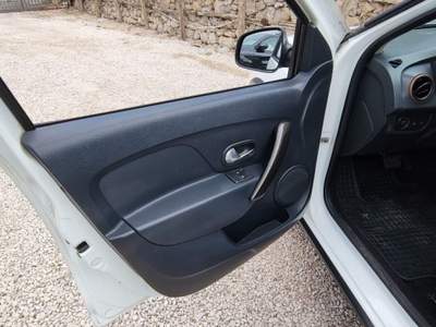 Dacia Sandero 1.5 dCi 8V 90 CV S&S Easy-R Serie Speciale Brave Bianco usata Vico Equense