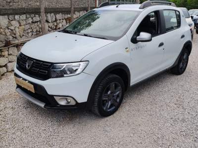Dacia Sandero 1.5 dCi 8V 90 CV S&S Easy-R Serie Speciale Brave Bianco usata Vico Equense