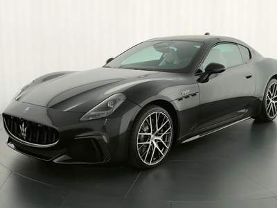 Maserati GranTurismo V6 550 CV AWD Trofeo Nero usata Corciano