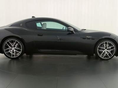 Maserati GranTurismo V6 550 CV AWD Trofeo Nero usata Corciano