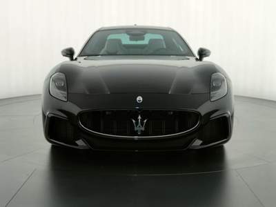 Maserati GranTurismo V6 550 CV AWD Trofeo Nero usata Corciano
