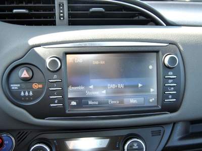 Toyota Yaris 1.5 Hybrid 5 porte Active Bianco usata Olbia