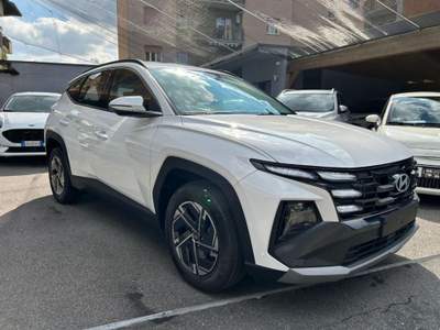 Hyundai Tucson 1.6 CRDI 48V Maxx 136CV Bianco usata Cinisello Balsamo