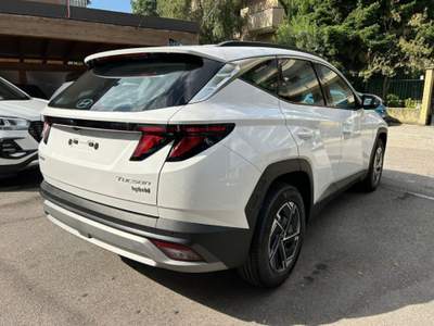 Hyundai Tucson 1.6 CRDI 48V Maxx 136CV Bianco usata Cinisello Balsamo