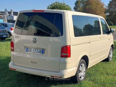 Volkswagen Caravelle Volkswagen T5 Caravelle 9 posti Beige usata Scandiano