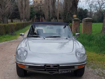 Alfa Romeo Spider Duetto 1.6 coda tronca Argento usata SCANDIANO
