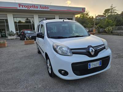 Renault Kangoo Kangoo Blue dCi 8V 95 CV 5p. Life IVA ESPOSTA                                             Bianco usata Caltanissetta