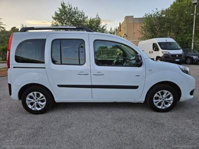 Renault Kangoo Kangoo Blue dCi 8V 95 CV 5p. Life IVA ESPOSTA                                             Bianco usata Caltanissetta