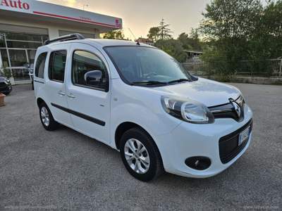 Renault Kangoo Kangoo Blue dCi 8V 95 CV 5p. Life IVA ESPOSTA                                             Bianco usata Caltanissetta