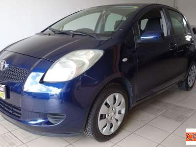 Toyota Yaris  Blu/Azzurro usata Brindisi