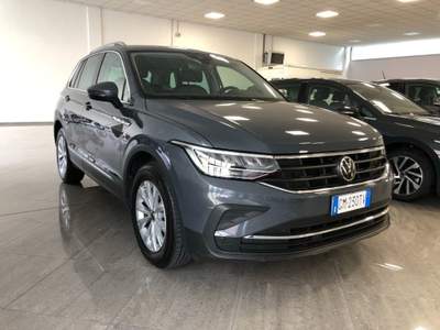 Volkswagen Tiguan 2.0 TDI 150 CV SCR DSG Life Grigio usata Bareggio