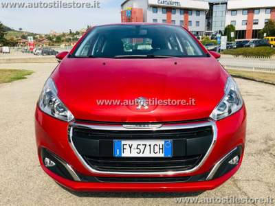 Peugeot 208 1.2 82Cv 5 porte Allure NEOPATENTATI! Rosso usata Castagnito