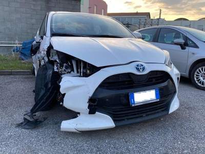 Toyota Yaris 1.5 Hybrid 5 porte Active Bianco usata LA SPEZIA