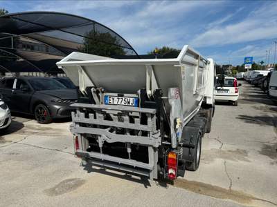 Nissan Cabstar Nissan  - nt400 cabstar 35.12 2.5 dci 122 cv pc-rg cabinato Bianco usata Ancona