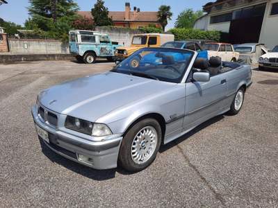 BMW Serie 3 320i i 24V cat Cabriolet Argento usata RONCADE