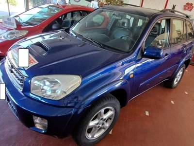 Toyota RAV4 RAV4 2.0 Tdi D-4D cat 5 porte Sol Blu/Azzurro usata Gaglianico