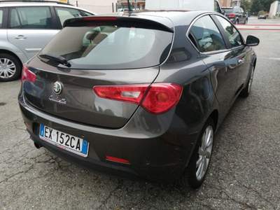 Alfa Romeo Giulietta 1.6 JTDm-2 105 CV Distinctive Grigio usata Alba