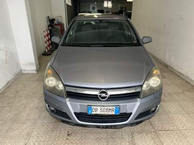 Opel Astra GTC 1.9 CDTI 120CV 5 porte Enjoy Grigio usata PALERMO