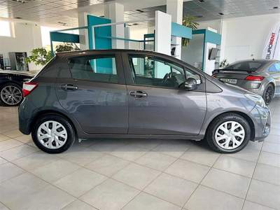 Toyota Yaris 1.5 Hybrid Active Grigio usata Polignano a Mare