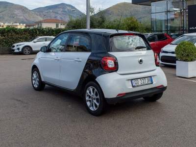 Smart ForFour 70 1.0 Passion Bianco usata Fondi