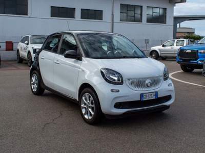 Smart ForFour 70 1.0 Passion Bianco usata Fondi
