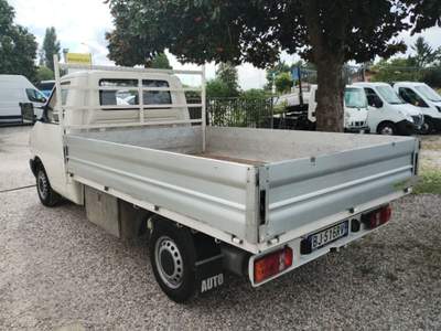 Volkswagen Transporter Transp. 2.5 TDI/88CV CASSONATO FISSO Bianco usata Ferrara
