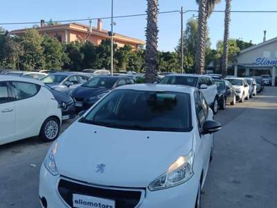 Peugeot 208 1.0 VTi 68 CV 5p. Active Bianco usata Modica