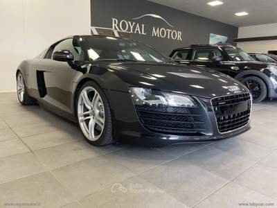 Audi R8 R8 4.2 V8 FSI quattro R tronic Nero usata Villorba