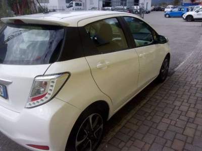 Toyota Yaris Yaris 5p 1.0 Lounge -X NEO PATENTATI !! Bianco usata Samolaco