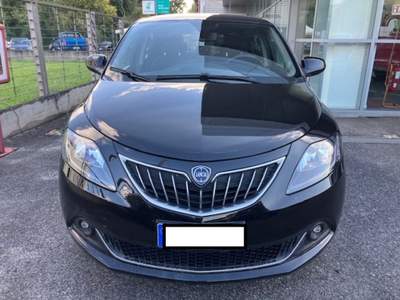 Lancia Ypsilon 1.0 FireFly 5 porte S&S Hybrid Ecochic Gold Nero usata Cassino