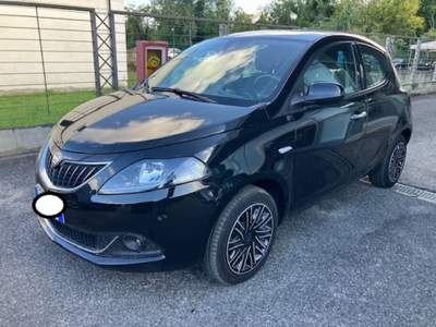 Lancia Ypsilon 1.0 FireFly 5 porte S&S Hybrid Ecochic Gold Nero usata Cassino