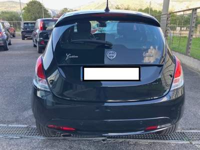Lancia Ypsilon 1.0 FireFly 5 porte S&S Hybrid Ecochic Gold Nero usata Cassino