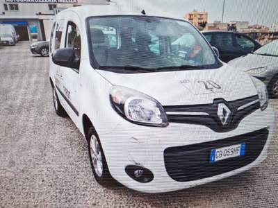 Renault Kangoo Blue dCi 8V 95CV 5 porte Limited Bianco usata Napoli