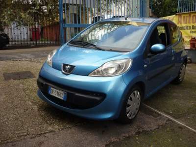 Peugeot 107 1.0 68CV 3p. Plaisir 2Tronic Blu/Azzurro usata Roma