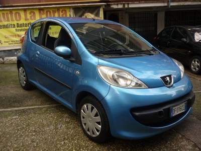 Peugeot 107 1.0 68CV 3p. Plaisir 2Tronic Blu/Azzurro usata Roma
