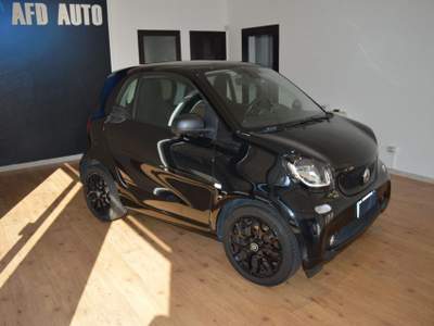 Smart ForTwo 70 1.0 twinamic Solidblack*OK NEOPATENTATO* Nero usata Sesto Calende