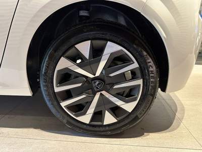 Peugeot 208 PureTech 100 Stop&Start 5 porte Active Bianco usata Santa Maria di Licodia