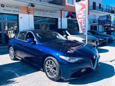 Alfa Romeo Giulia 2.2 160 CV AT8 Super -xeno telecamera Blu/Azzurro usata Isernia