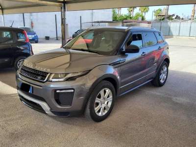 Land Rover Range Rover Evoque 2.0 TD4 180 CV 5p. SE Dynamic Grigio usata SAN GIUSEPPE VESUVIANO