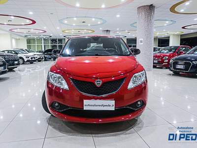 Lancia Ypsilon 1.0 FireFly 5 porte S&S Hybrid Ecochic Gold Rosso usata Matera