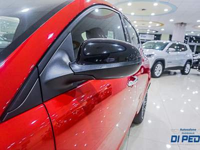 Lancia Ypsilon 1.0 FireFly 5 porte S&S Hybrid Ecochic Gold Rosso usata Matera