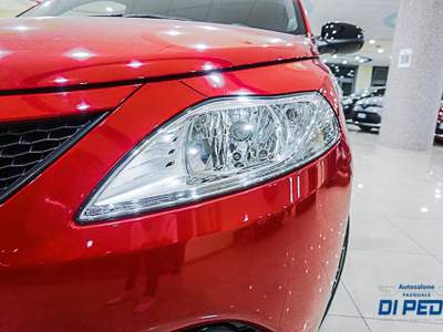 Lancia Ypsilon 1.0 FireFly 5 porte S&S Hybrid Ecochic Gold Rosso usata Matera