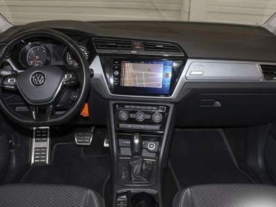 Volkswagen Touran 2.0 TDI 150 CV SCR DSG Active Bianco usata Castelnuovo Rangone