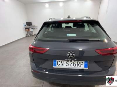 Volkswagen Golf Golf 2.0 TDI Variant Life 150cv auto usata Albano Laziale