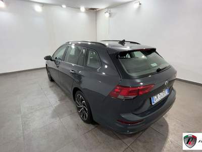 Volkswagen Golf Golf 2.0 TDI Variant Life 150cv auto usata Albano Laziale